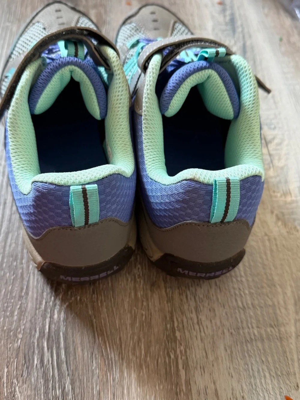 Merrell Unisex-Child Trail Chaser Hiking Sneaker KID size 6 medium